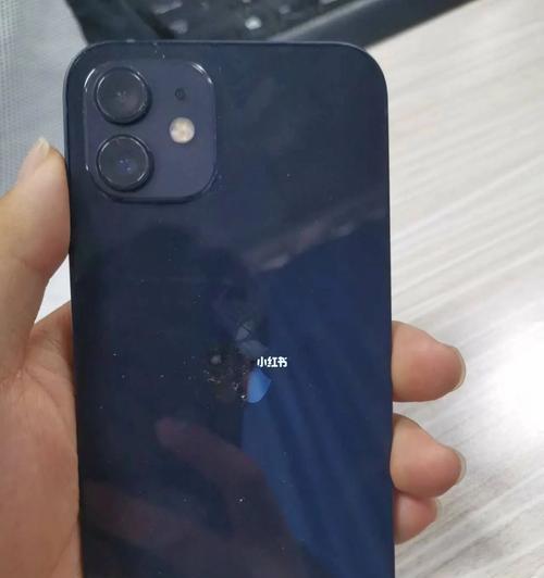 iPhone12游戏发热问题解决技巧(如何有效降低iPhone12玩游戏时的发热问题)