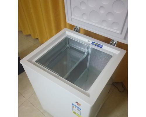 解决海尔冰柜卧式不出水的问题（快速修复您的冰柜水源问题）