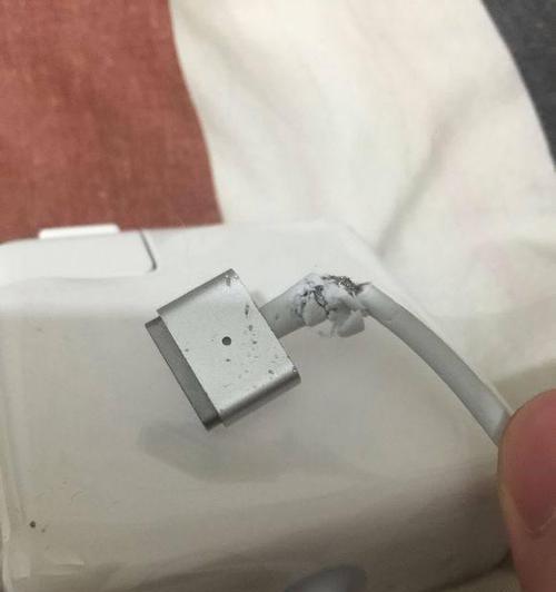 苹果手机充电发烫的原因（iPhone手机充电发烫的原因及解决方法）