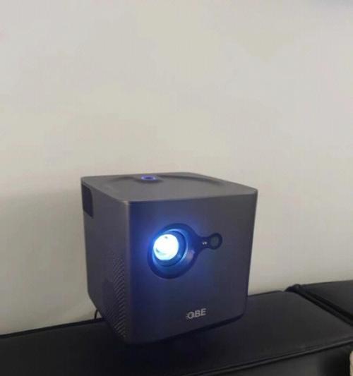 投影仪调亮度后变暗的解决方法（如何调整投影仪亮度）