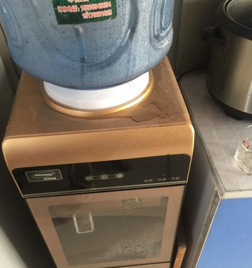 解决饮水机漏水问题的有效方法(维修)