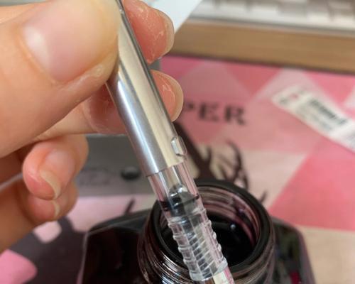 掌握吸墨器的正确使用方法，助您工作高效（用心“吸”取办公技巧）