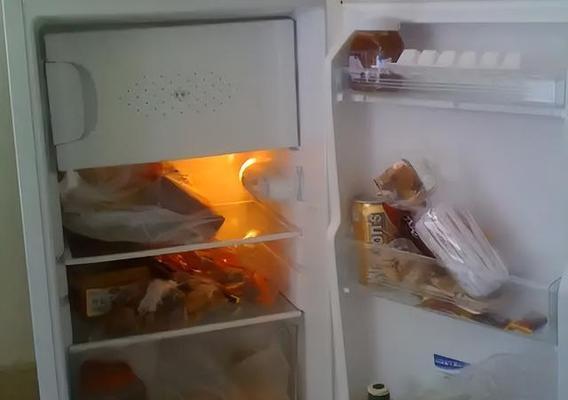如何修理旧冰箱(简单步骤教你自己修理旧冰箱)