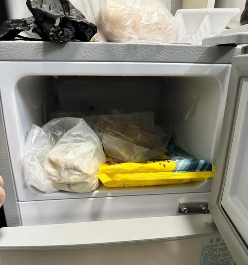 冰箱冬季补偿开关的作用（了解冰箱冬季补偿开关的重要性及其使用方法）
